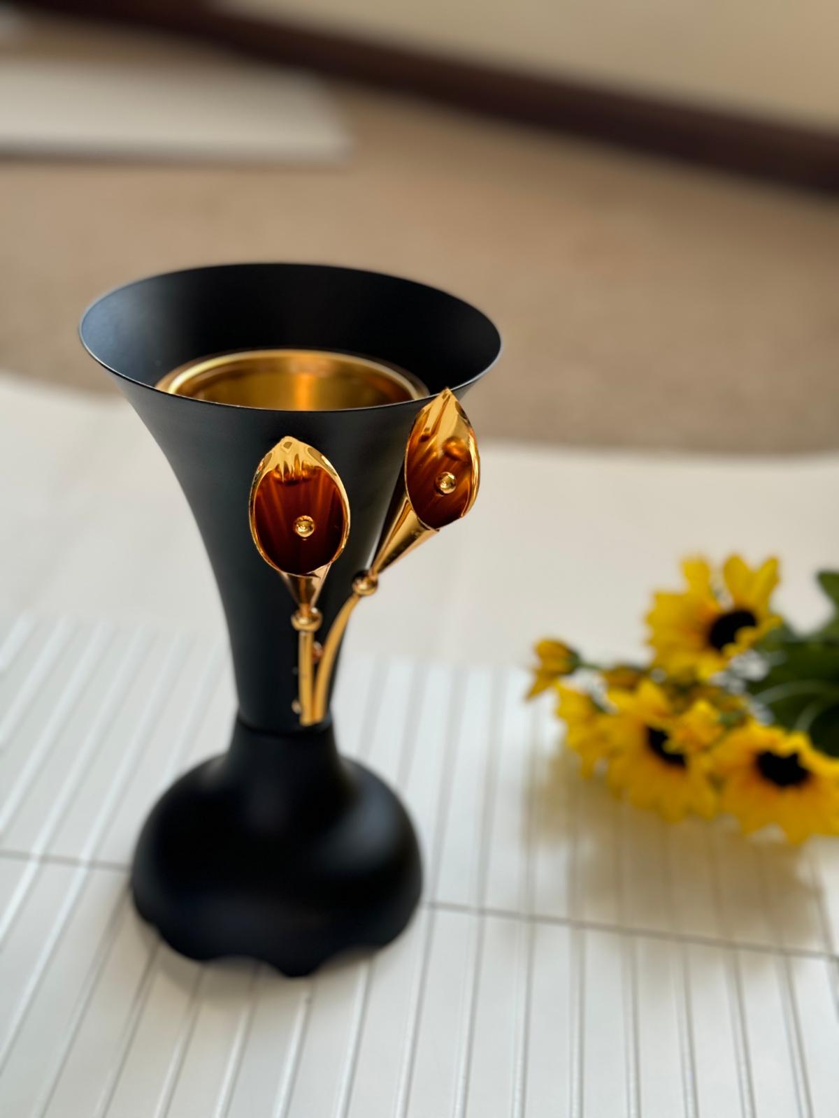 Black & Gold Lily Dani