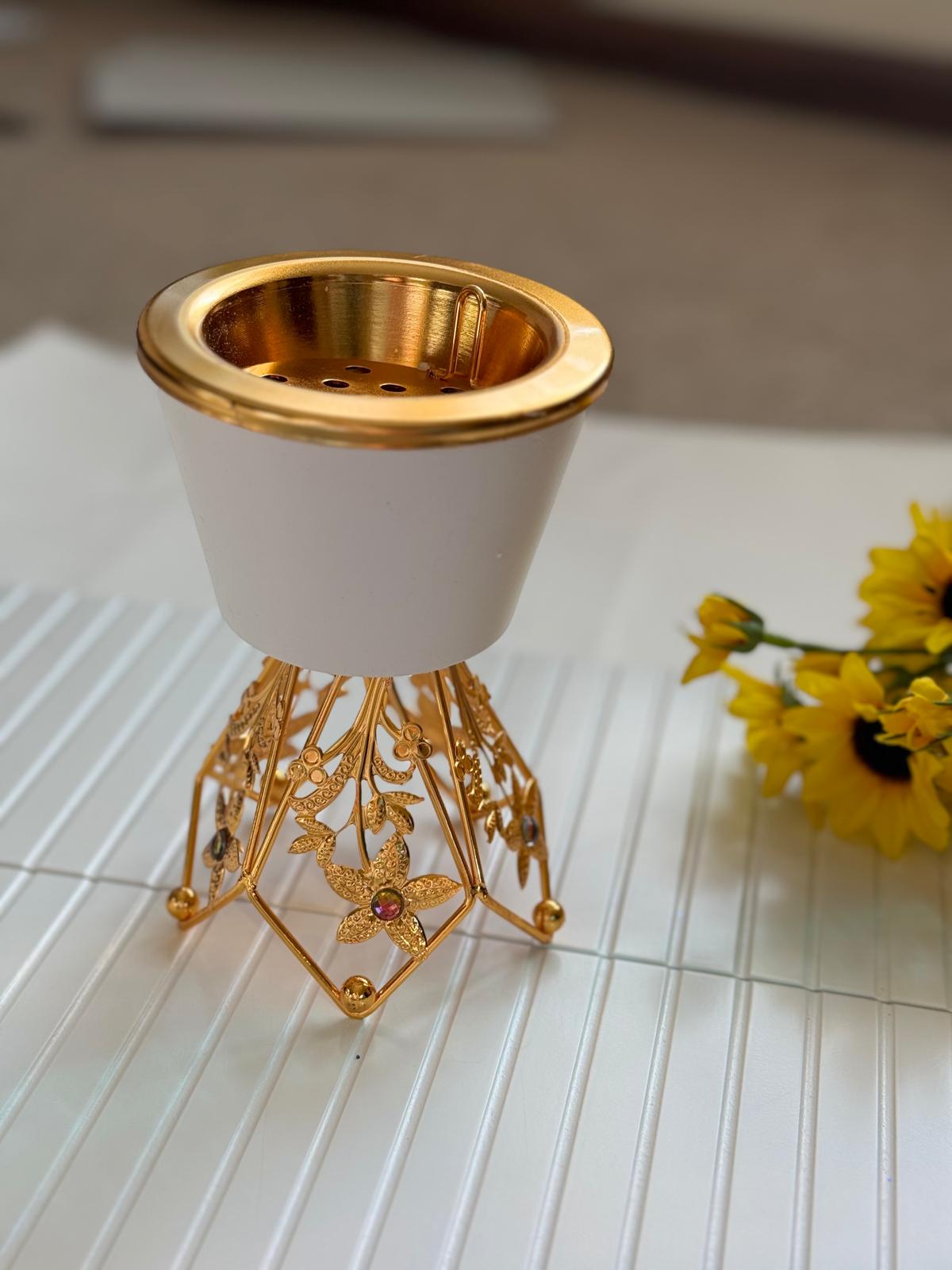 White & Gold Flower Dani