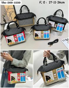 Cottage-Shaped Satchel · Thc-569