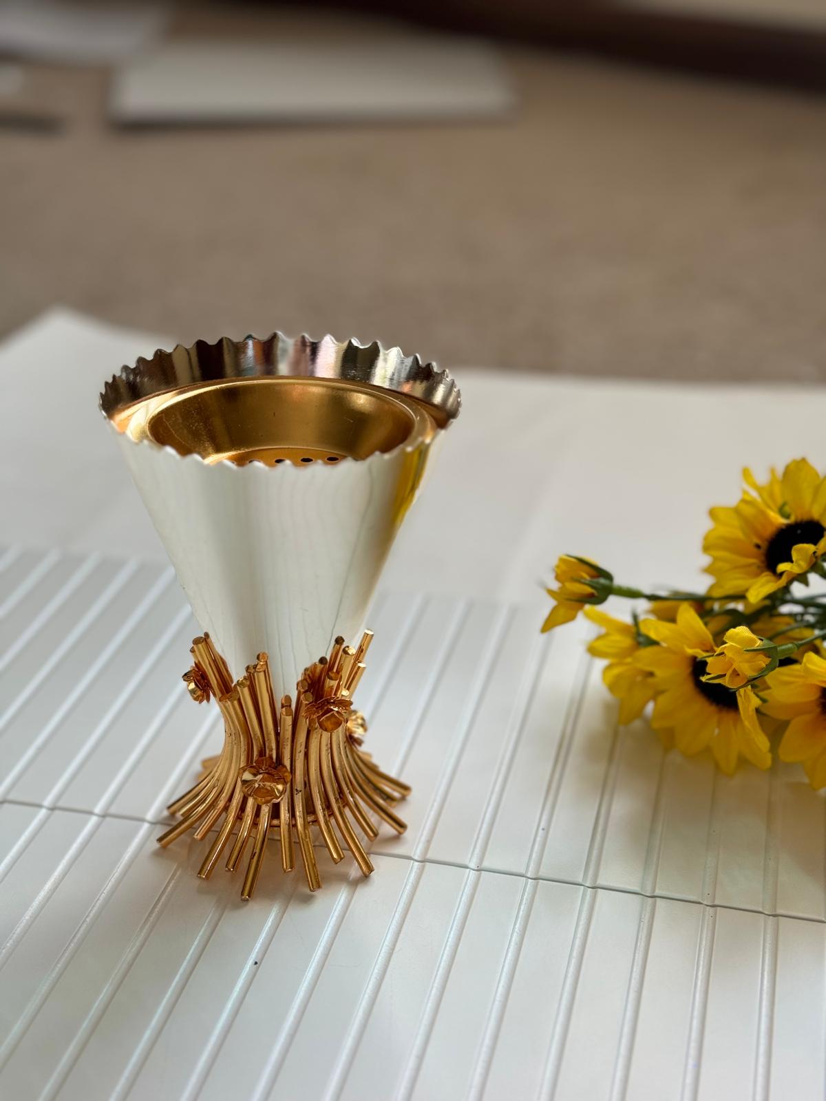 White & Gold Cone Dani